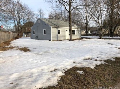 190 Old County Rd, Windsor Locks, CT 06096-1504