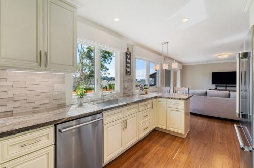 2510 Hastings Dr, Belmont CA  94002-3322 exterior