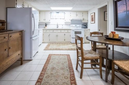17 Barden Ln, Warren RI  02885-3607 exterior