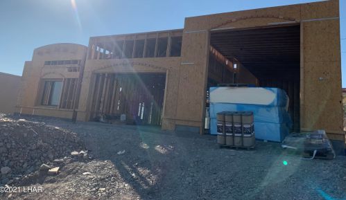 3751 Kiowa Blvd, Lake Havasu City, AZ 86404-2334