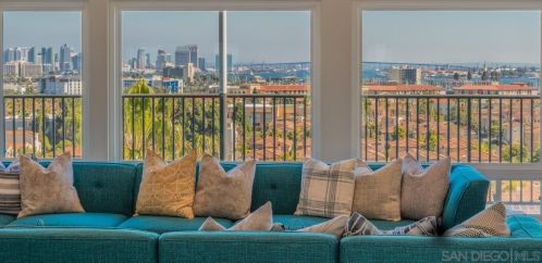 2125 Locust St, San Diego CA  92106-1622 exterior