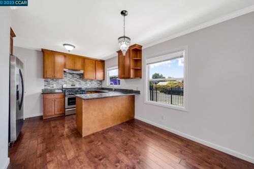 9003 B St, Oakland CA 94603-1435 exterior