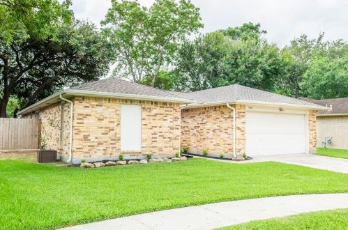 3046 Sherborne St, Pearland, TX 77584-3354