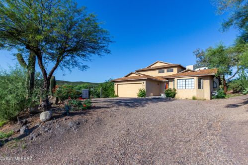 2826 Jeftoria Rd, Tucson, AZ 85713-3011