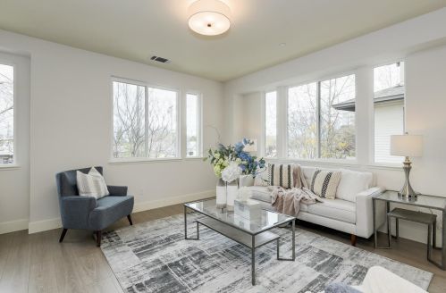 2595 Middlefield Rd, Mountain View, CA 94043-2738