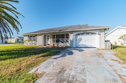 3529 Rock Royal Dr, Tarpon Springs, FL 34691-1166