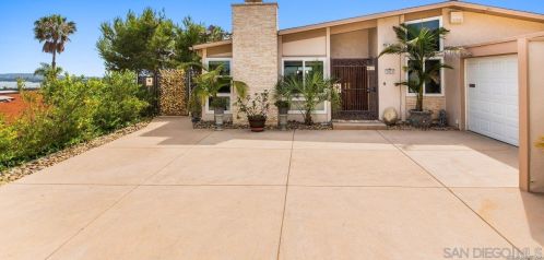 5022 Pacifica Dr, San Diego CA  92109-1502 exterior