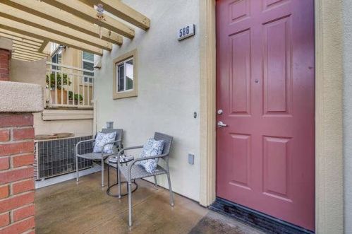 586 7th St, San Jose, CA 95112-3273