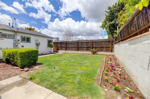 7812 Peachtree Ave, Van Nuys CA  91402-6514 exterior