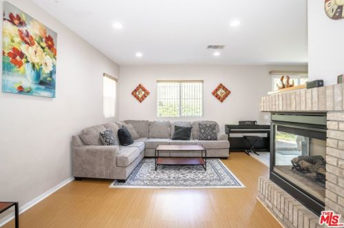 23721 Stagecoach Way, Santa Clarita CA  91354-0722 exterior