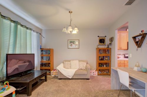 1429 Emerald Dr, Livingston CA  95334-9490 exterior