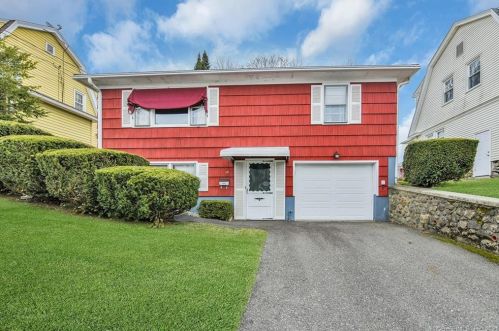 78 Macauley Ave, Waterbury, CT 06705-1538