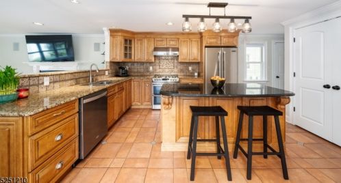 49 Myrtle St, Cranford NJ  07016-3456 exterior