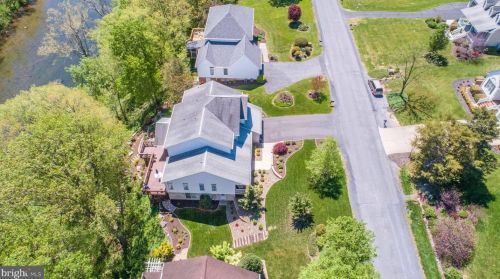 160 Manor Dr, Edinburg VA  22824-3579 exterior