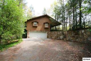 1622 Cardinal Dr, Gatlinburg, TN 37738-5838