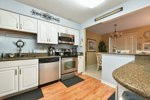 2403 Bridle Path Ln, Orlando, FL 32812-5270