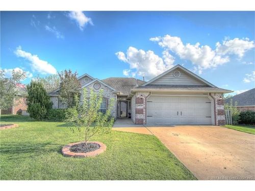 11014 117th St, Collinsville, OK 74021-4856