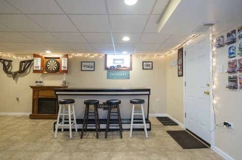 1290 Edgewood Dr, Whitaker PA  15120-1360 exterior