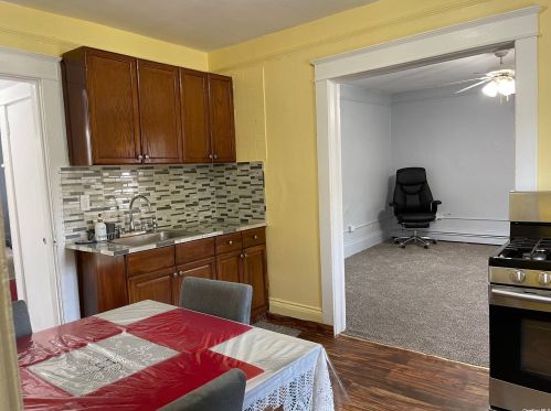 80 11 St, Huntington Station NY 11746-1729 exterior