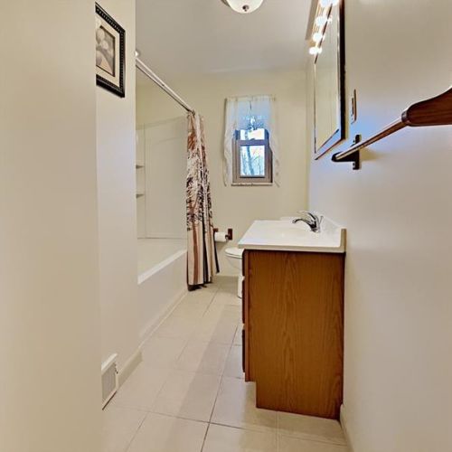 210 Lucille St, Glenshaw PA  15116-2033 exterior