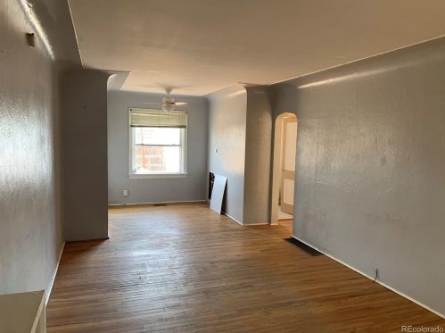 1810 Steele St, Denver CO 80205-4337 exterior