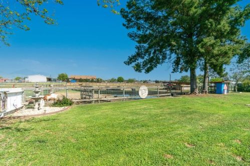 105 Daffodil Dr, Hollister CA  95023-3103 exterior