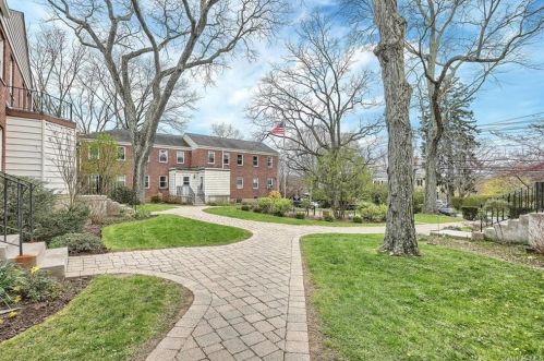 71 Broadway, Pleasantville, NY 10570-1701