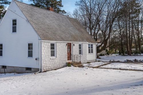 109 St, Auburn MA 01501-2748 exterior