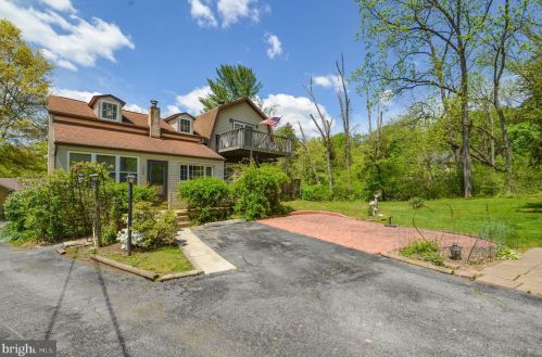 3068 Woodlane Ave, Orefield, PA 18069-2328