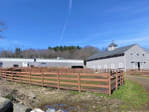 1233 Bantam Rd, Litchfield CT  06750-1407 exterior