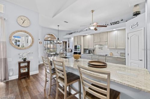 201 4th Pl, Cape Coral FL  33990-1042 exterior