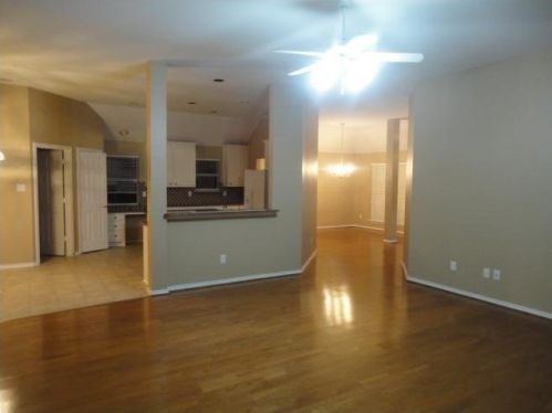 9225 Cornerstone Dr, Plano TX  75025-5051 exterior