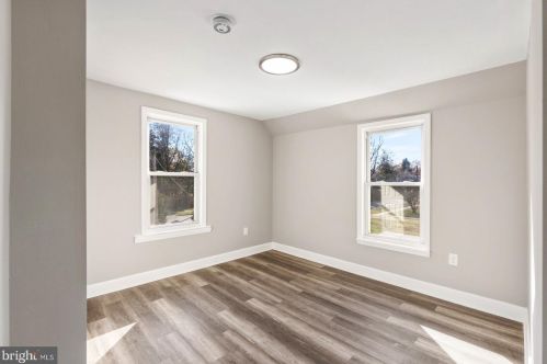 15 Franklin Ave, Beverly NJ  08010-1709 exterior