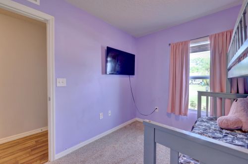 1977 Floresta Dr, Fort Pierce FL  34983-4619 exterior