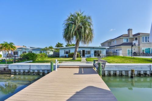 17051 Dolphin Dr, Saint Petersburg, FL 33708-1316