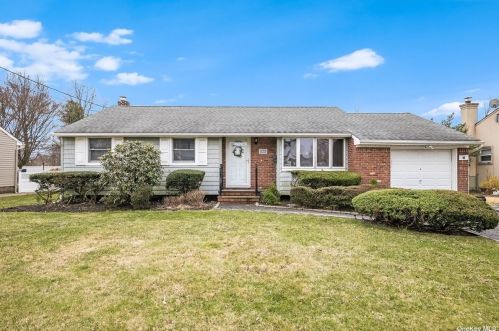 44 Windhorst Ave, Bethpage, NY 11714-4929