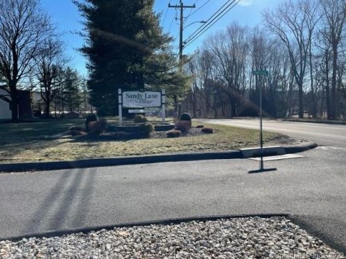 41 Homestead Ln, Brookfield Center CT  06804-2608 exterior