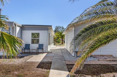 4794 Sandpiper Dr, Saint James City FL  33956-2833 exterior