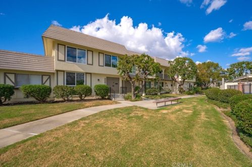 4051 Via Encinas, Cypress CA  90630-3431 exterior