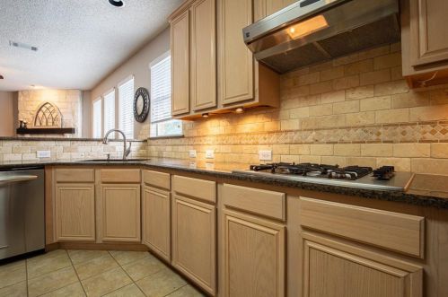 1519 Rustic Timbers Ln, Lewisville TX  75028-1432 exterior