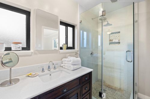 1920 Claremont Dr, San Bruno CA  94066-2716 exterior