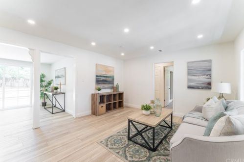 6930 Colbath Ave, Van Nuys CA  91405-4103 exterior