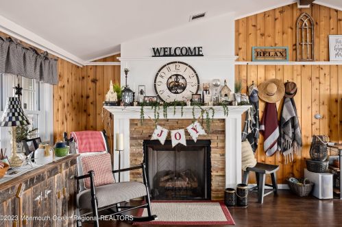 1600 Bch Blvd, Lacey NJ  08731-5031 exterior