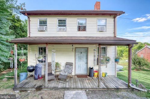 740 Meadowview Dr, Red Lion, PA 17356-8607