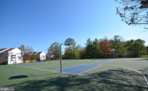 1103 Huntmaster Ter, Leesburg VA 20176-4547 exterior