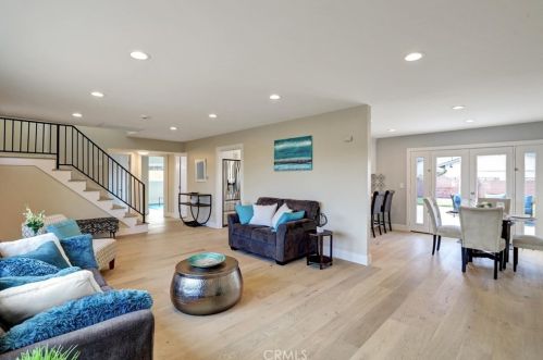 8141 Indianapolis Ave, Huntington Beach CA 92646-5010 exterior