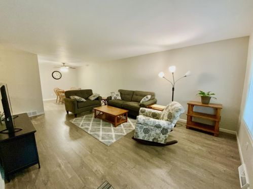 47 University Dr, Fond Du Lac, WI 54935-2935
