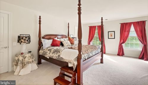 20906 Mcintosh Pl, Leesburg VA  20175-6372 exterior