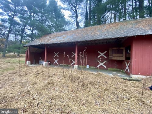 120 Ivy Mills Rd, Glen Mills, PA 19342-1467