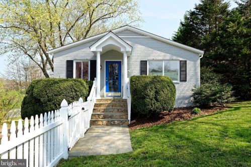 708 Stonewall Ave, Middleburg, VA 20117-2613